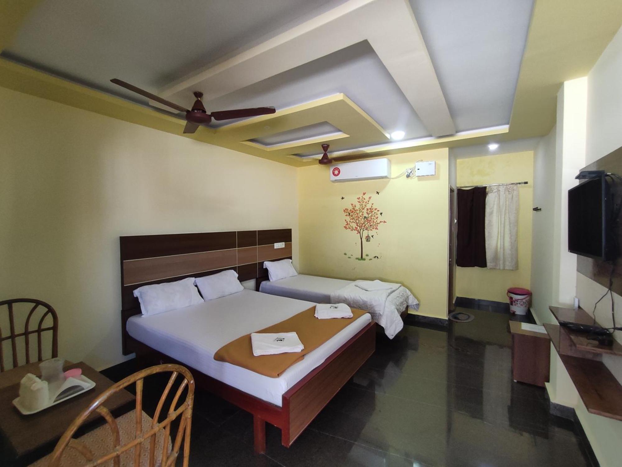 Sri Murugan Beach Paradise Hotel Mahabalipuram Buitenkant foto