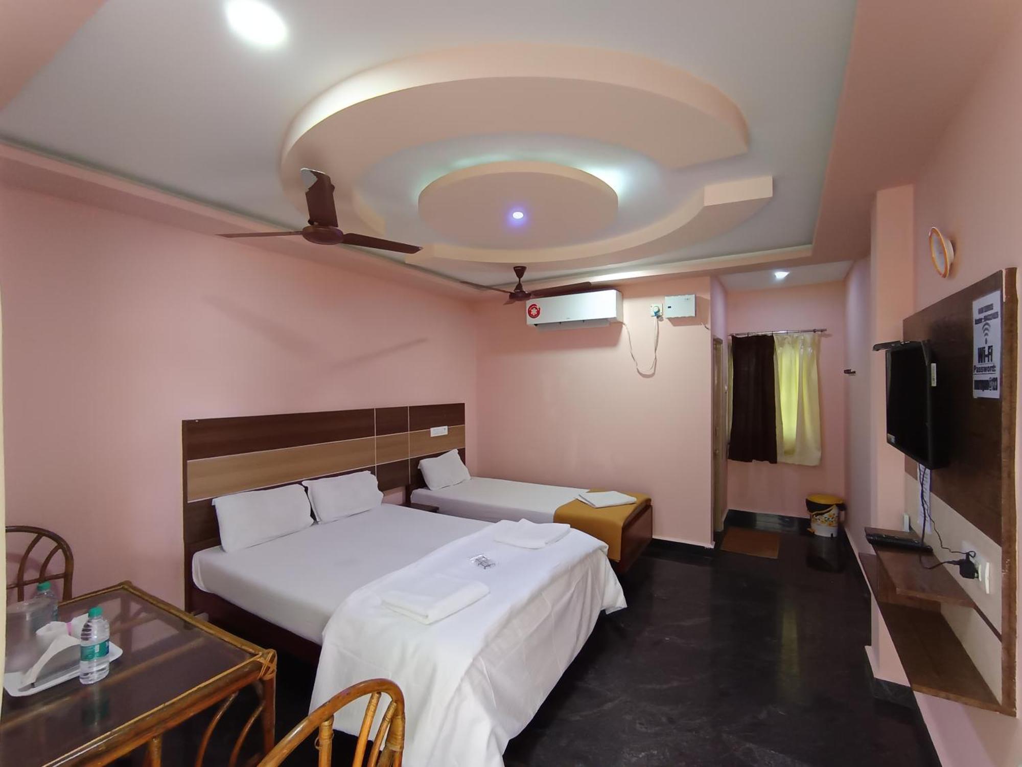 Sri Murugan Beach Paradise Hotel Mahabalipuram Buitenkant foto