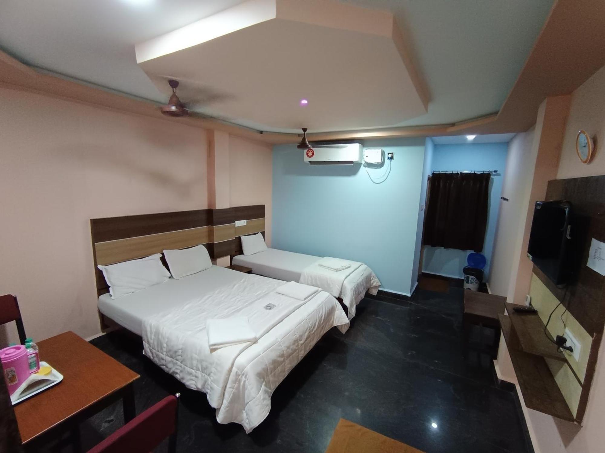 Sri Murugan Beach Paradise Hotel Mahabalipuram Buitenkant foto