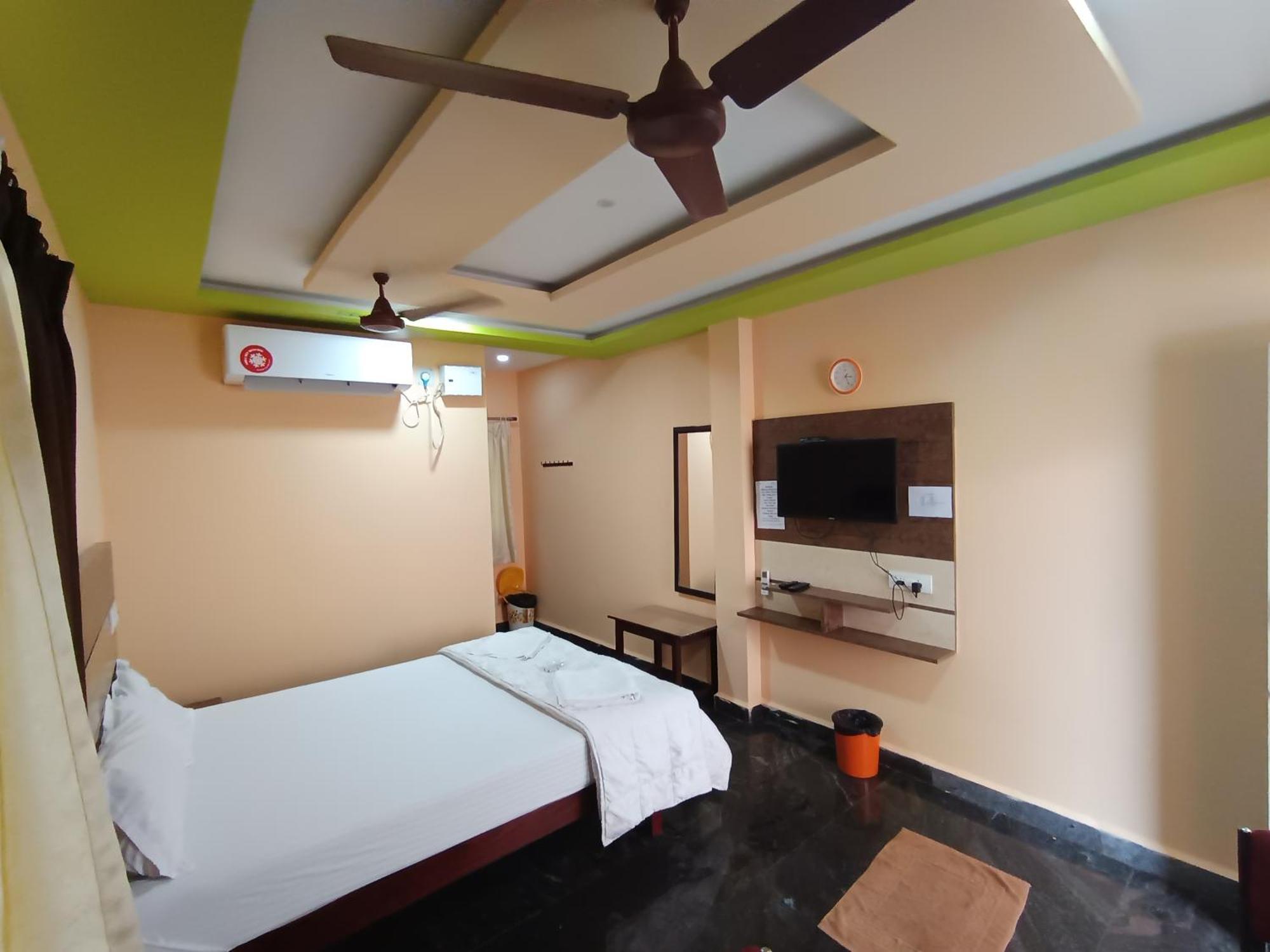 Sri Murugan Beach Paradise Hotel Mahabalipuram Buitenkant foto