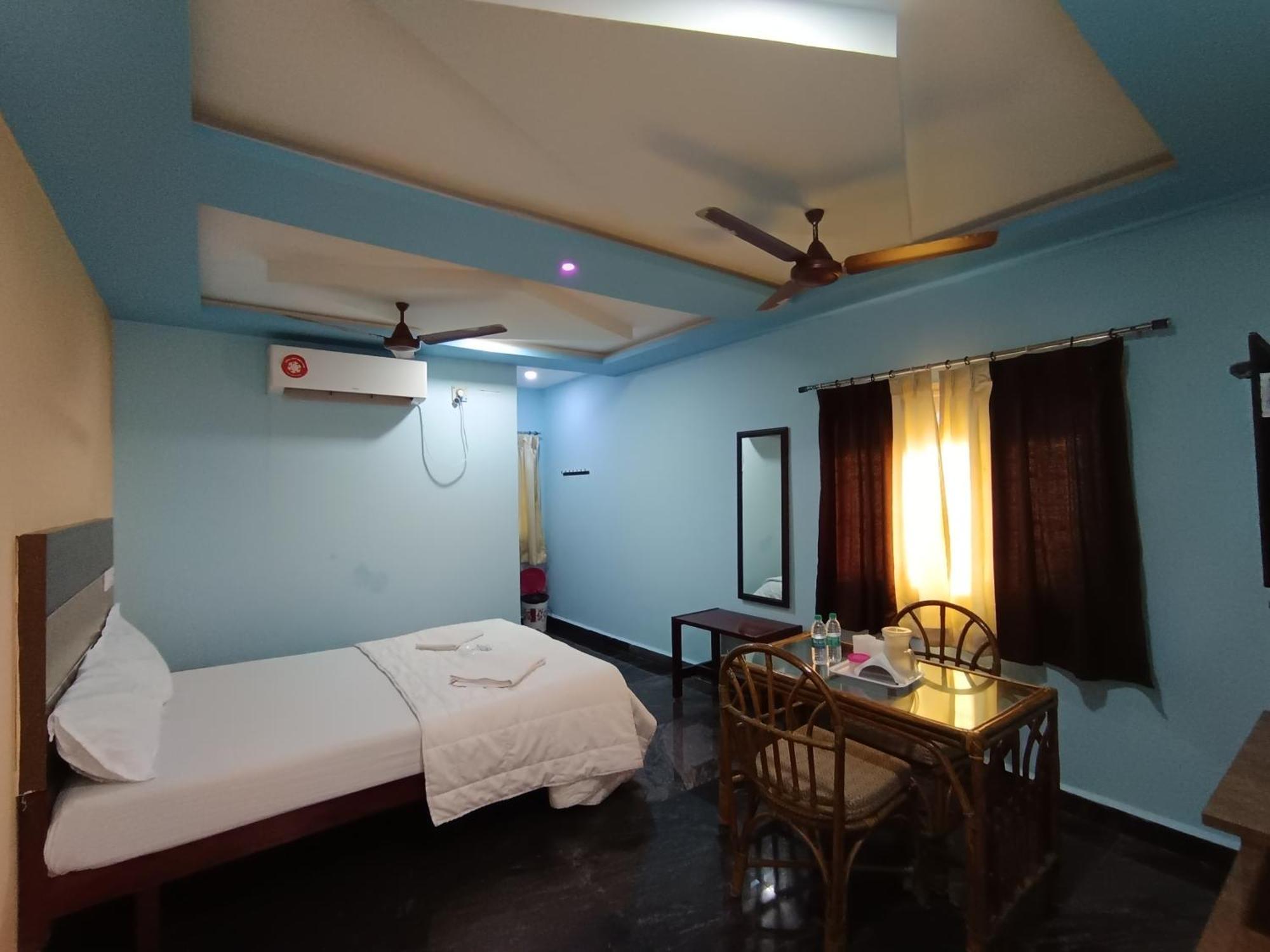 Sri Murugan Beach Paradise Hotel Mahabalipuram Buitenkant foto