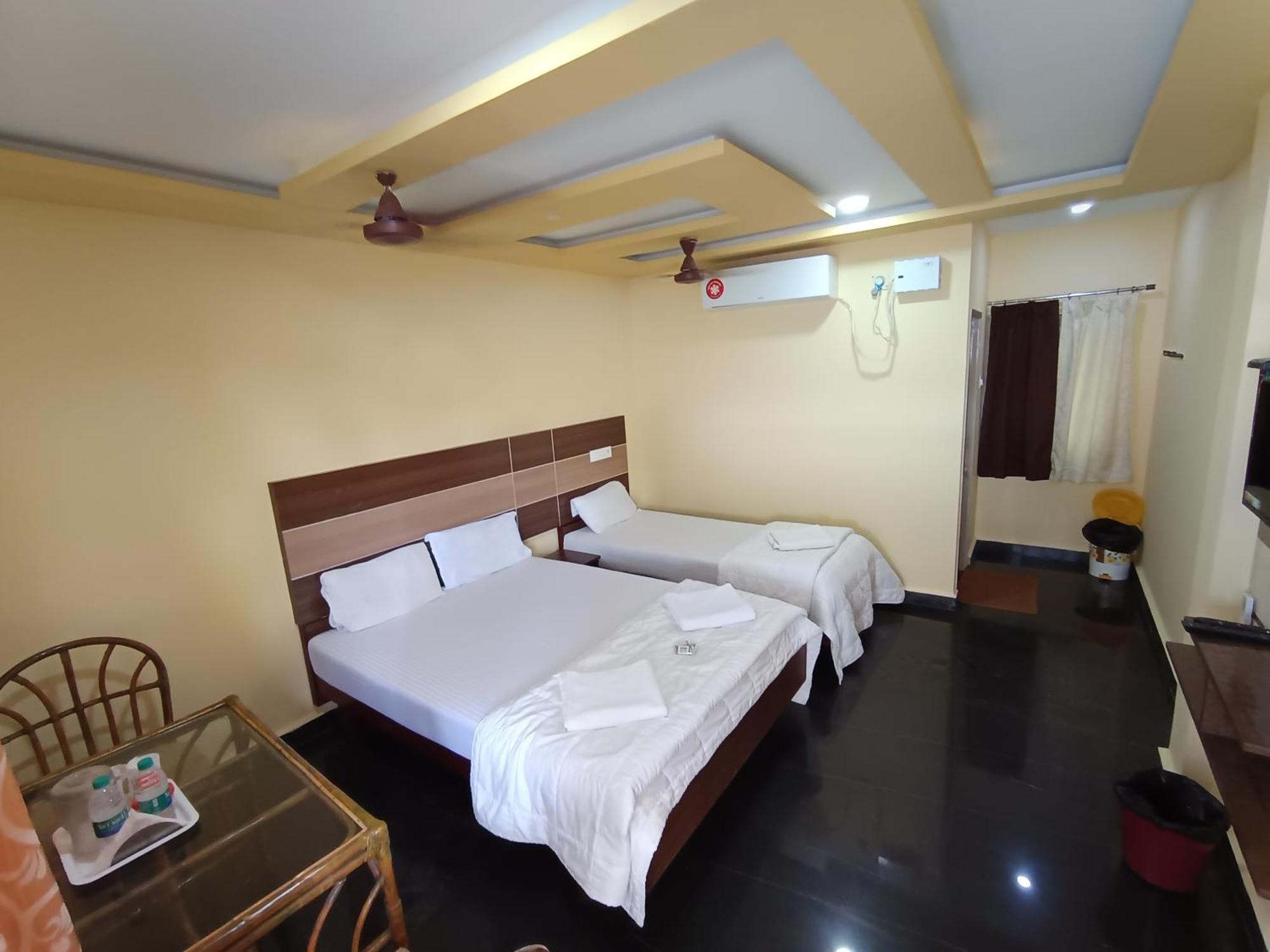 Sri Murugan Beach Paradise Hotel Mahabalipuram Buitenkant foto