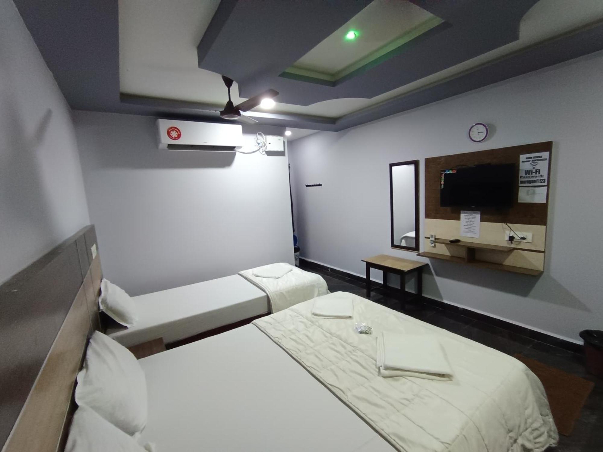 Sri Murugan Beach Paradise Hotel Mahabalipuram Buitenkant foto