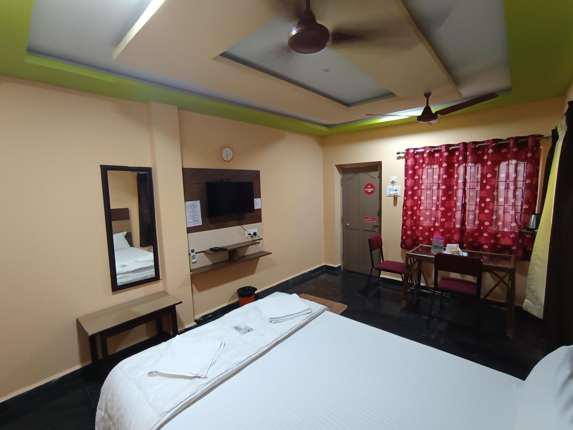 Sri Murugan Beach Paradise Hotel Mahabalipuram Buitenkant foto
