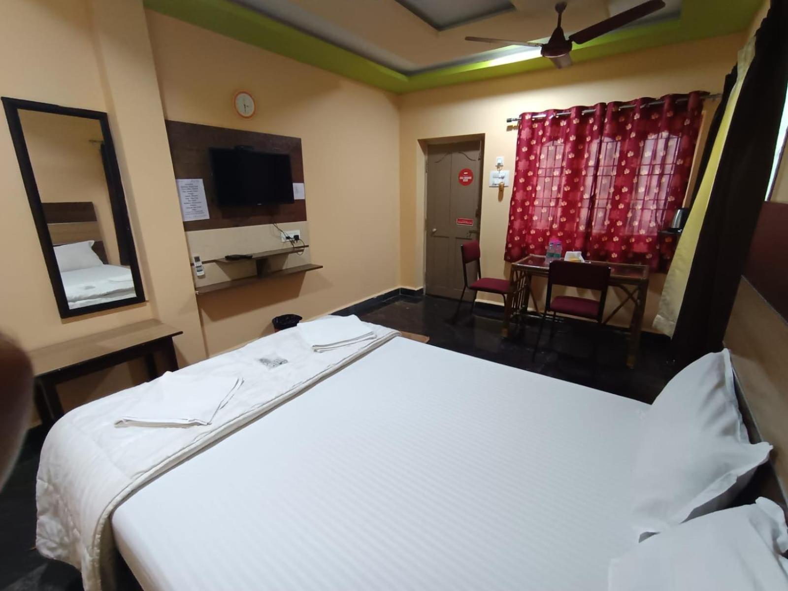 Sri Murugan Beach Paradise Hotel Mahabalipuram Buitenkant foto
