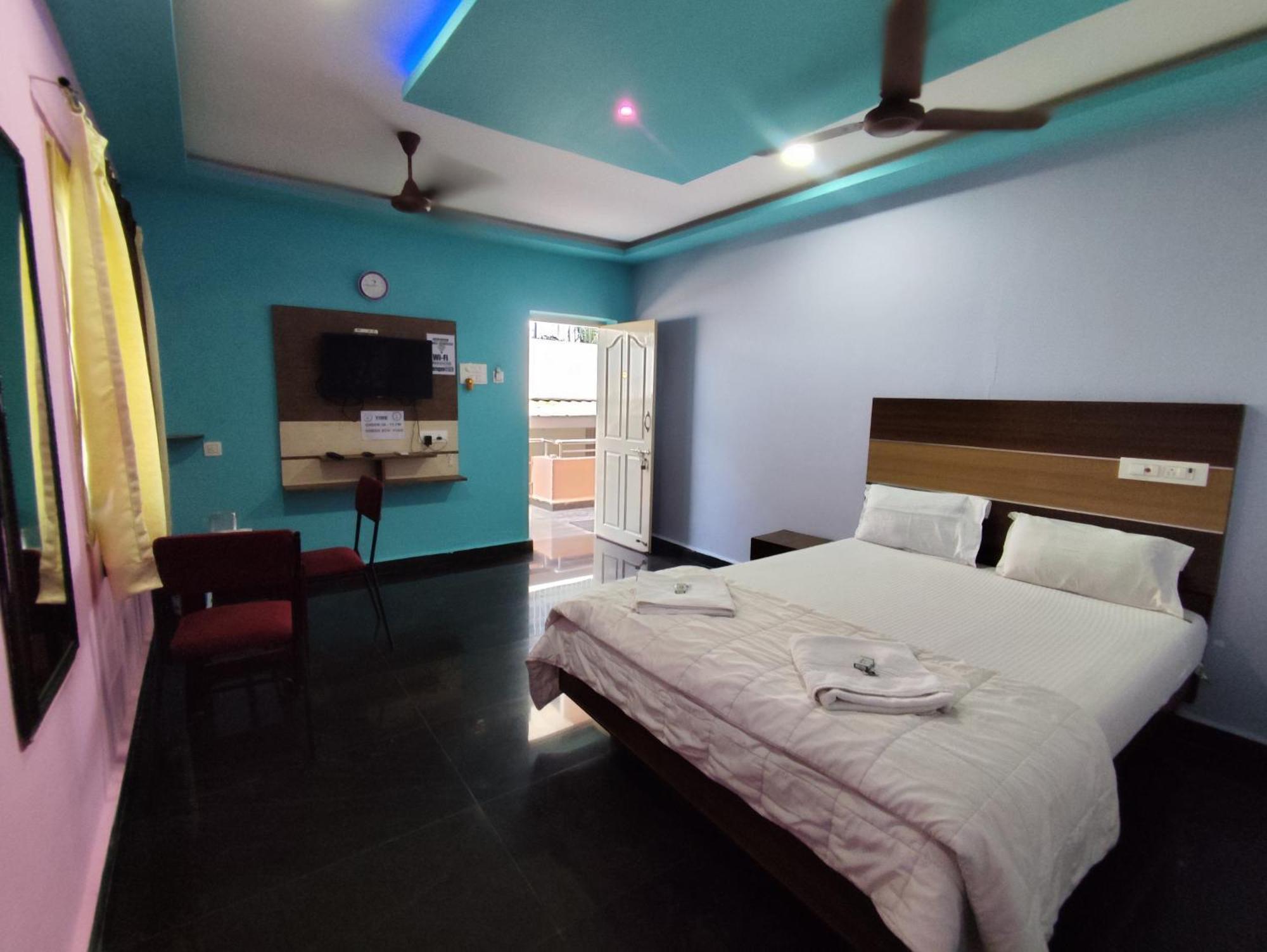 Sri Murugan Beach Paradise Hotel Mahabalipuram Buitenkant foto