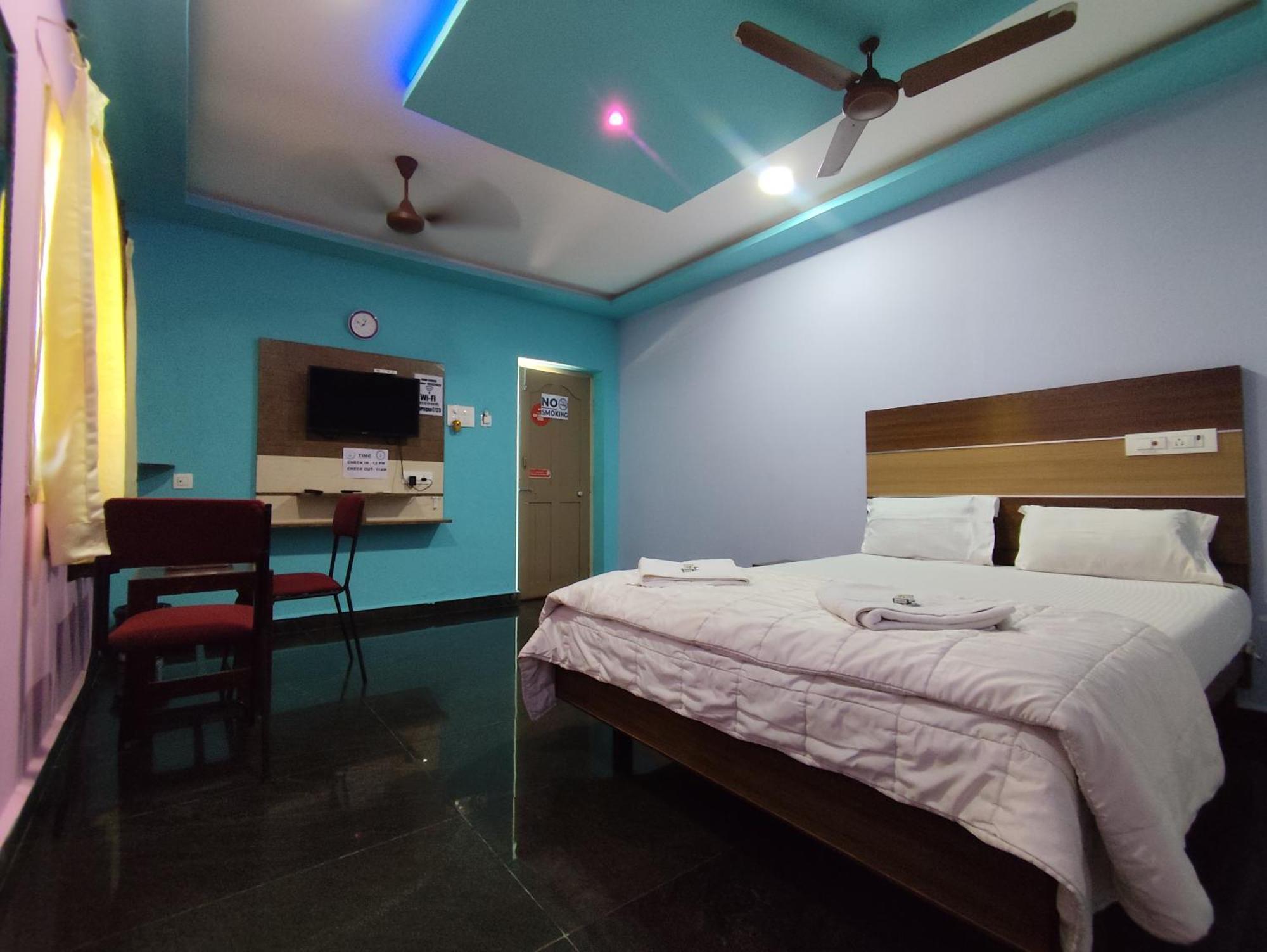 Sri Murugan Beach Paradise Hotel Mahabalipuram Buitenkant foto